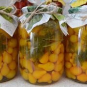 Маринованные томаты Желтые конфетки