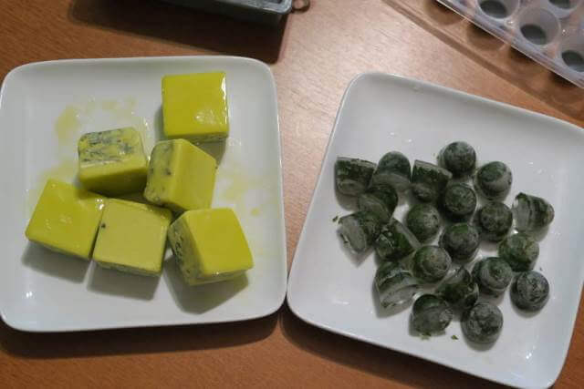 ледяные кубики с травой